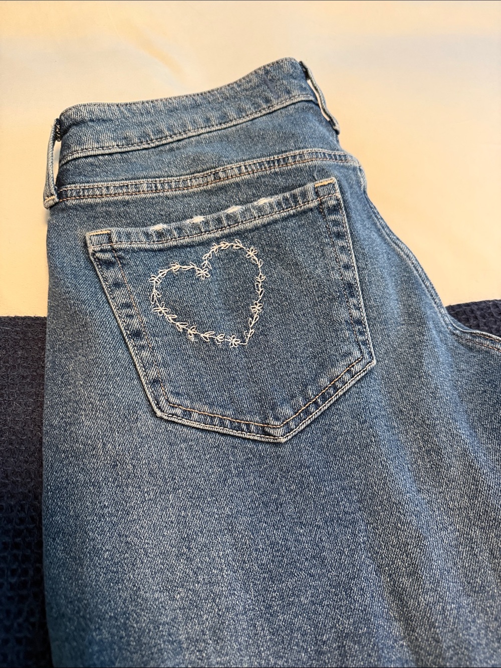 Hollister Medium Blue Low-Rise Baggy Jeans - Picture 6 of 8
